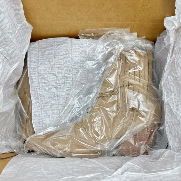 NEW Steve Madden 9M Terezza Tan Nubuck Pull On Pointed Toe Ankle Bootie - Picture 10 of 10